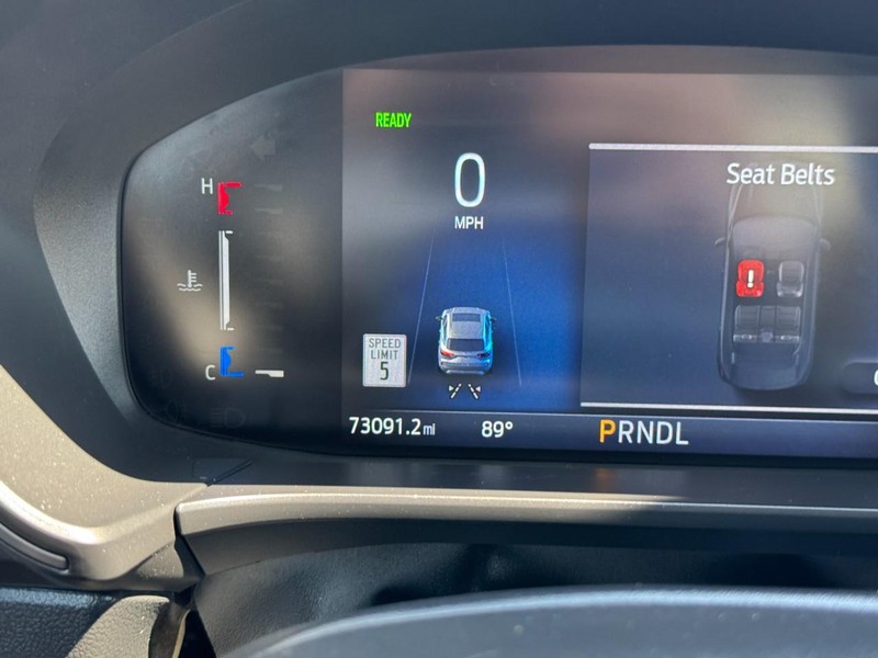 Ford Escape Vehicle Full-screen Gallery Image 18