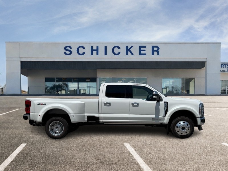 Ford Super Duty F-450 DRW Vehicle Full-screen Gallery Image 02