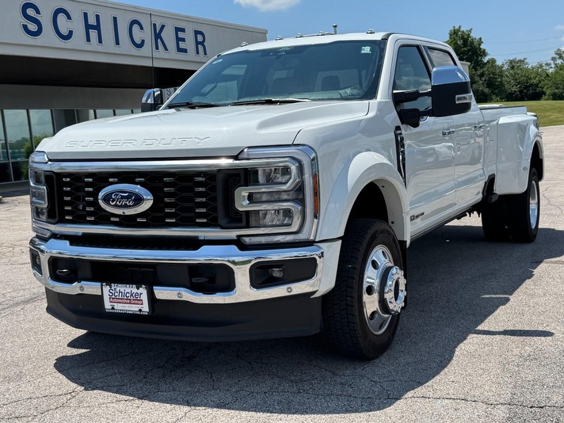 Ford Super Duty F-450 DRW Vehicle Full-screen Gallery Image 08