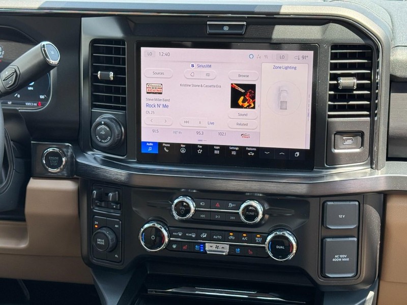 Ford Super Duty F-450 DRW Vehicle Full-screen Gallery Image 14