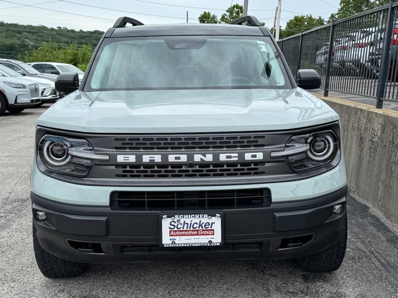 Ford Bronco Sport Vehicle Full-screen Gallery Image 09