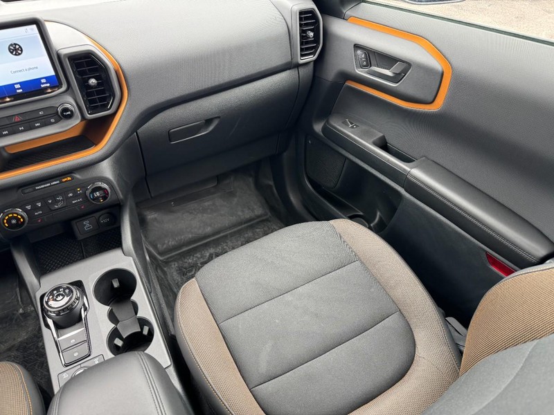 Ford Bronco Sport Vehicle Full-screen Gallery Image 15