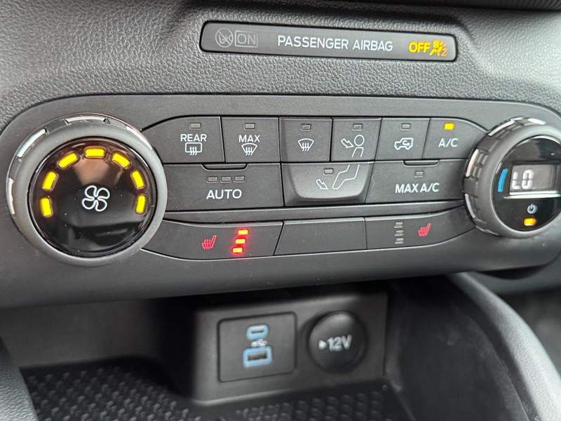 Ford Bronco Sport Vehicle Full-screen Gallery Image 20