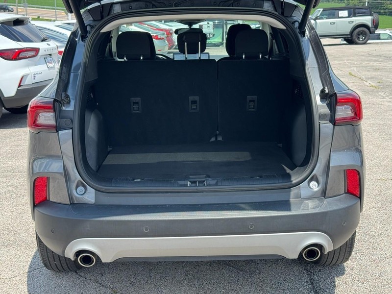 Ford Escape Vehicle Full-screen Gallery Image 05