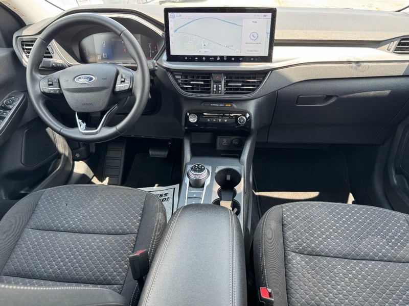 Ford Escape Vehicle Full-screen Gallery Image 11