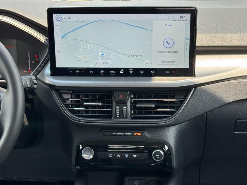 Ford Escape Vehicle Full-screen Gallery Image 13