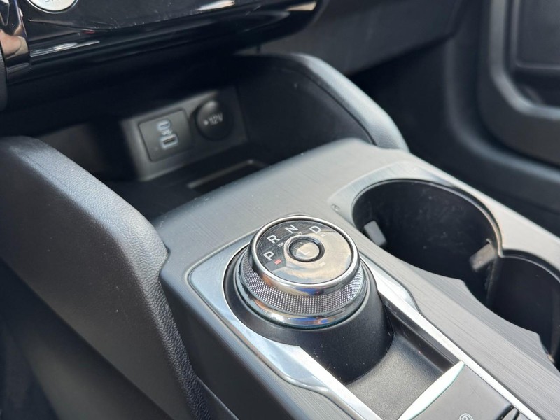 Ford Escape Vehicle Full-screen Gallery Image 19