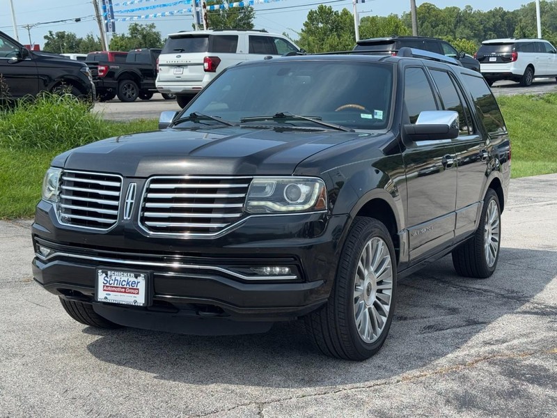 Lincoln Navigator Vehicle Full-screen Gallery Image 08