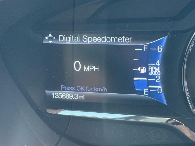 Lincoln Navigator Vehicle Full-screen Gallery Image 19