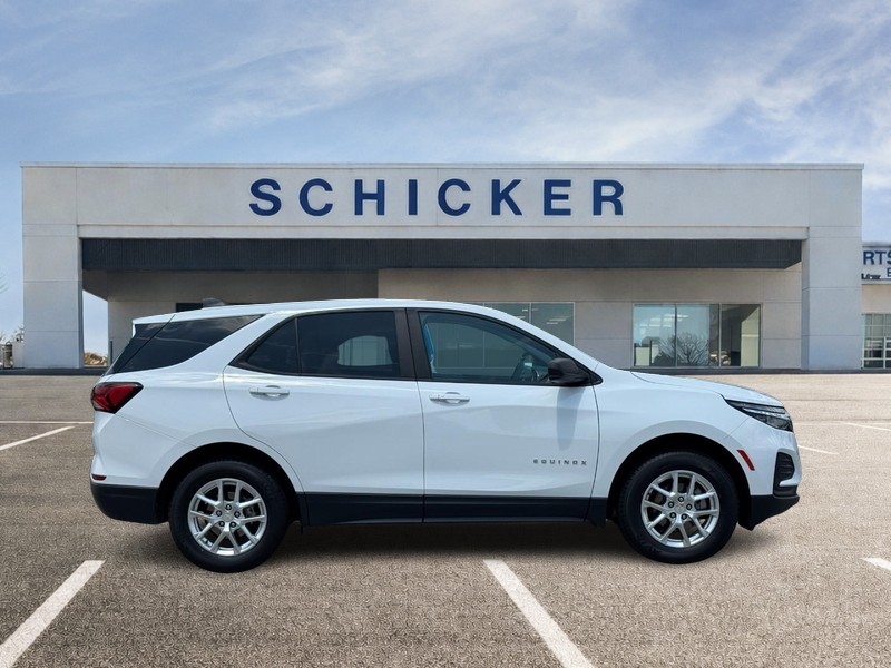 Chevrolet Equinox Vehicle Full-screen Gallery Image 02