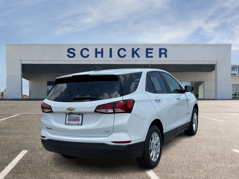 Chevrolet Equinox Vehicle Full-screen Gallery Image 03