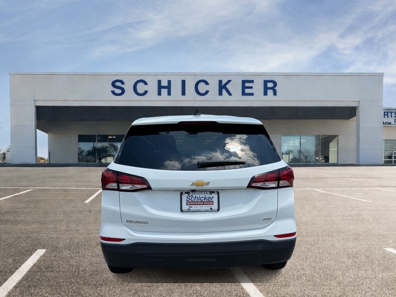 Chevrolet Equinox Vehicle Full-screen Gallery Image 04