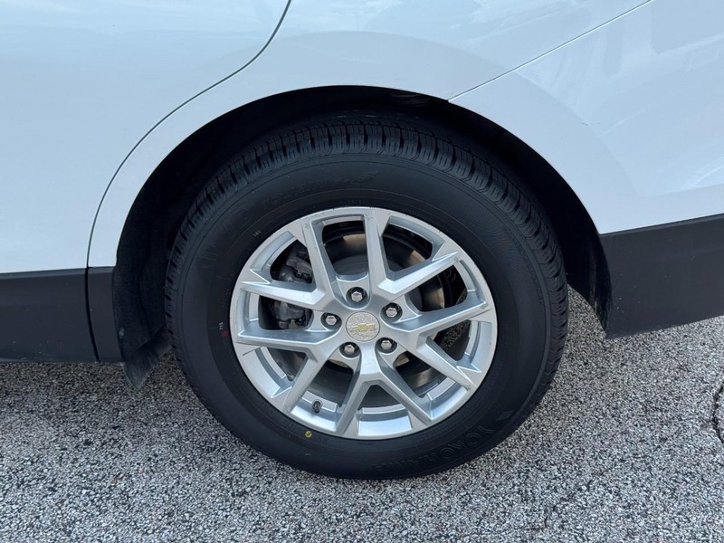 Chevrolet Equinox Vehicle Full-screen Gallery Image 07