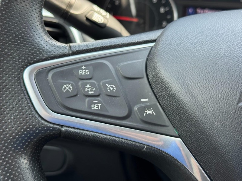 Chevrolet Equinox Vehicle Full-screen Gallery Image 16