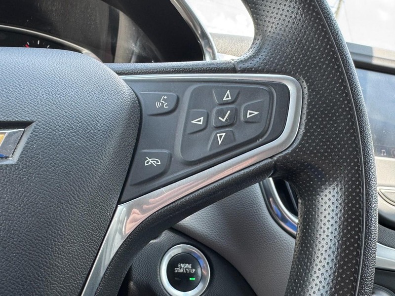 Chevrolet Equinox Vehicle Full-screen Gallery Image 17
