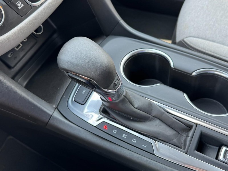Chevrolet Equinox Vehicle Full-screen Gallery Image 19