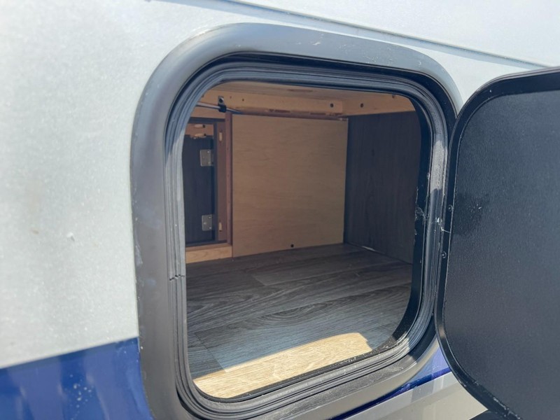 Coachman CLIPPER Vehicle Full-screen Gallery Image 22