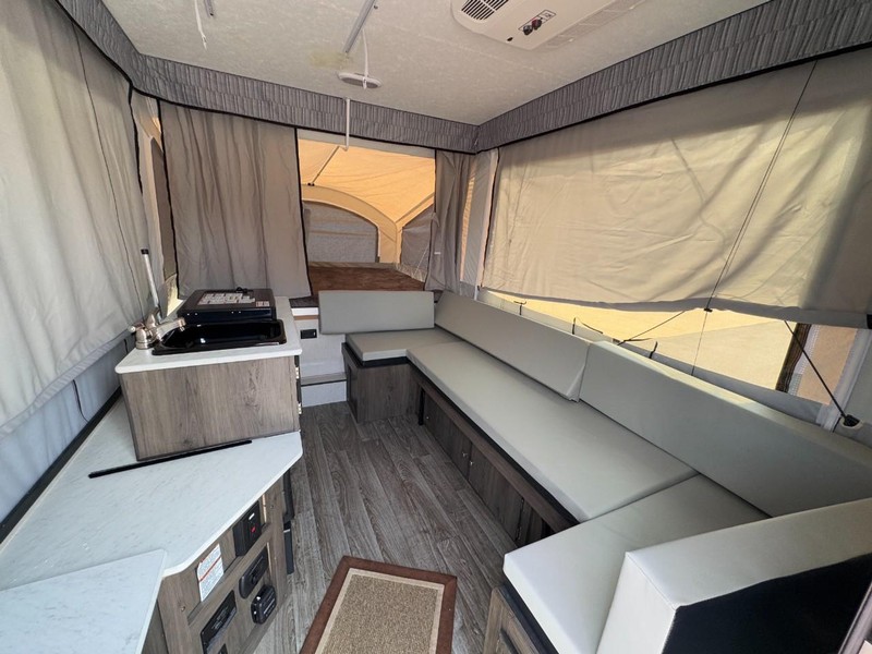 Coachman CLIPPER Vehicle Full-screen Gallery Image 24