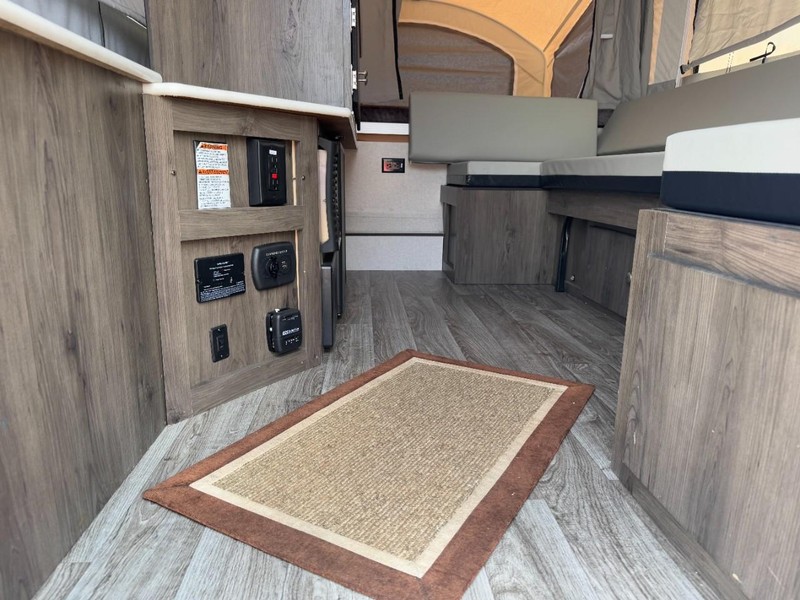 Coachman CLIPPER Vehicle Full-screen Gallery Image 26