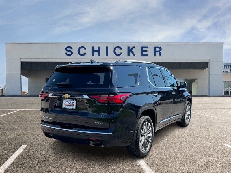 Chevrolet Traverse Vehicle Full-screen Gallery Image 03