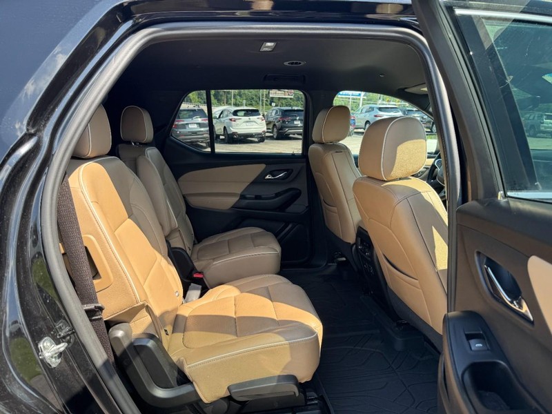 Chevrolet Traverse Vehicle Full-screen Gallery Image 10