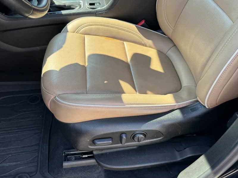 Chevrolet Traverse Vehicle Full-screen Gallery Image 26