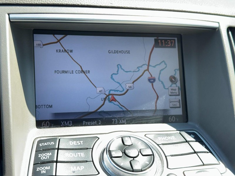 INFINITI G37 Sedan Vehicle Full-screen Gallery Image 22