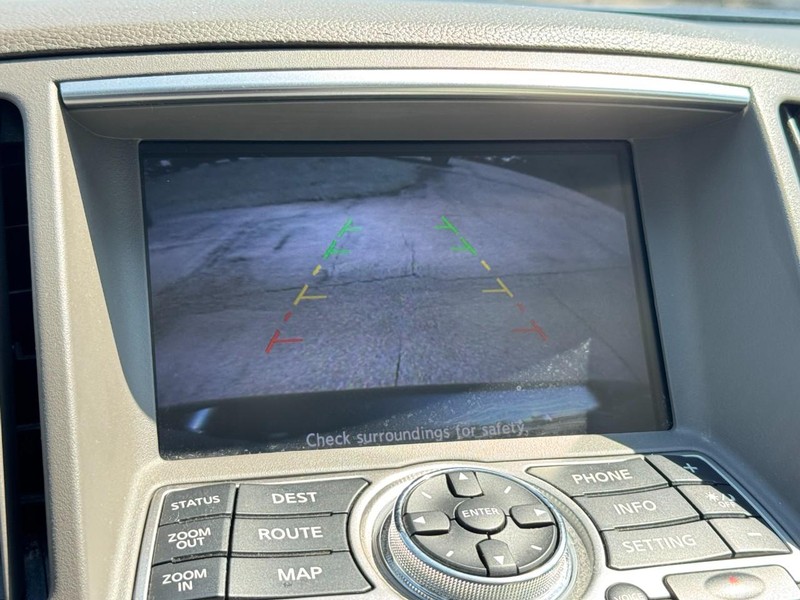 INFINITI G37 Sedan Vehicle Full-screen Gallery Image 23