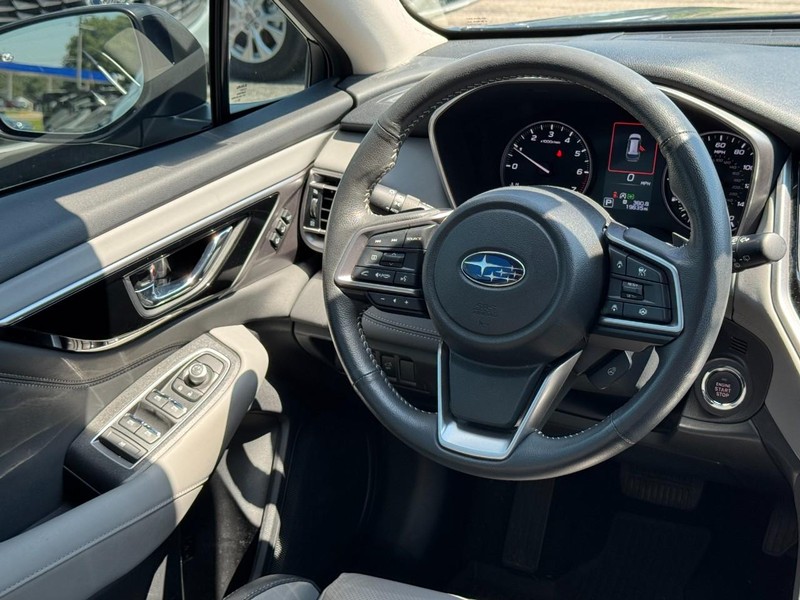 Subaru Outback Vehicle Full-screen Gallery Image 13