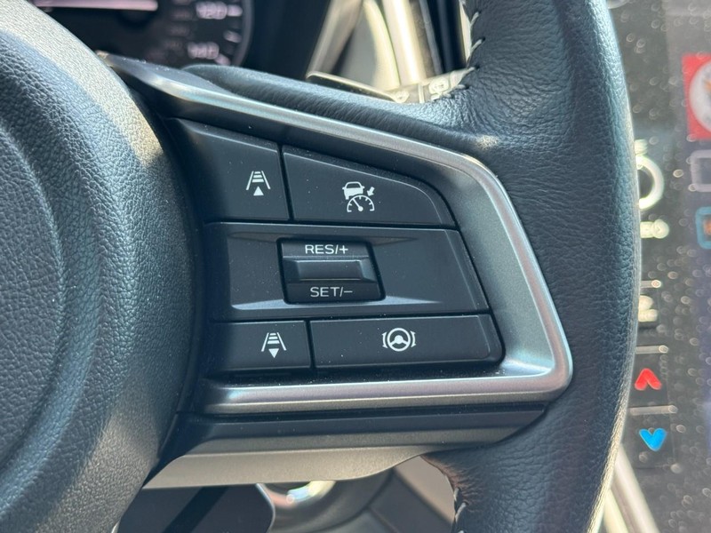 Subaru Outback Vehicle Full-screen Gallery Image 19