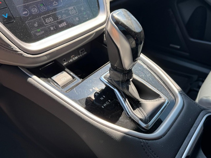 Subaru Outback Vehicle Full-screen Gallery Image 21