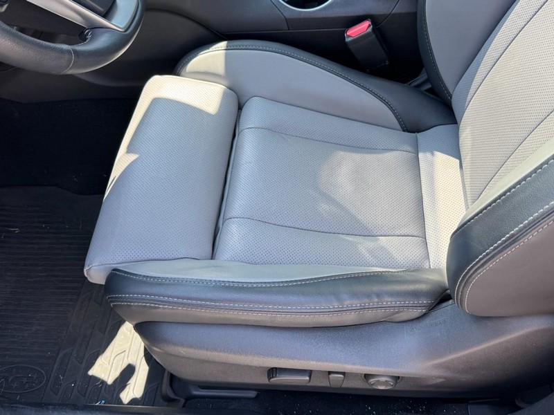 Subaru Outback Vehicle Full-screen Gallery Image 25