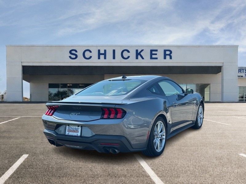 Ford Mustang Vehicle Full-screen Gallery Image 03