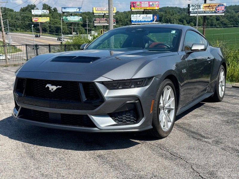 Ford Mustang Vehicle Full-screen Gallery Image 08