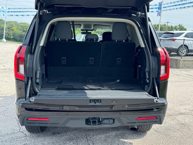 Ford Expedition Vehicle Full-screen Gallery Image 05
