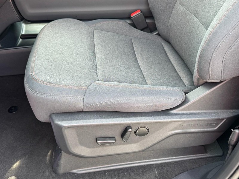 Ford Expedition Vehicle Full-screen Gallery Image 22