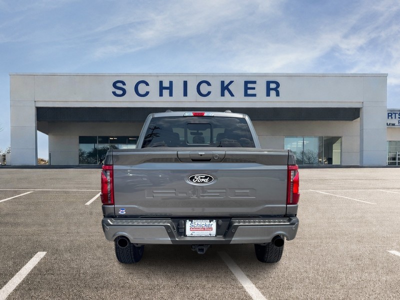 Ford F-150 Vehicle Full-screen Gallery Image 04