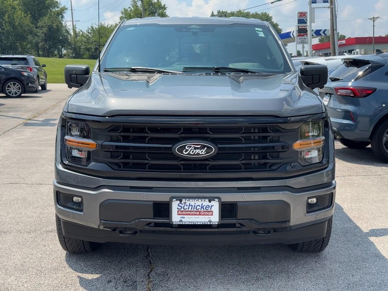 Ford F-150 Vehicle Full-screen Gallery Image 09