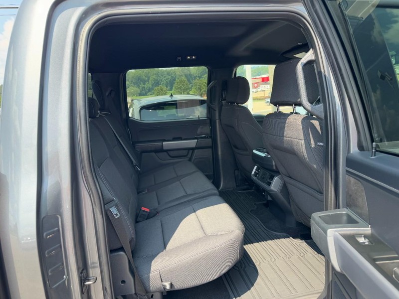 Ford F-150 Vehicle Full-screen Gallery Image 10