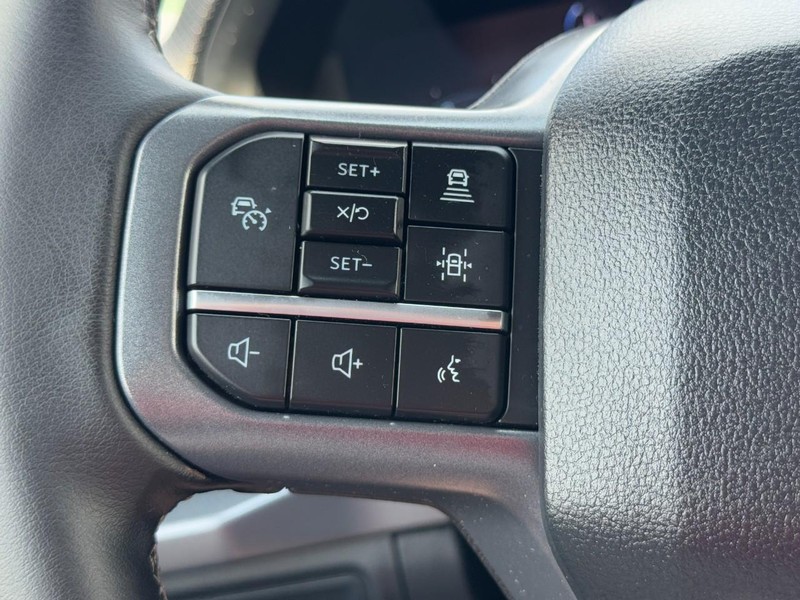 Ford F-150 Vehicle Full-screen Gallery Image 16