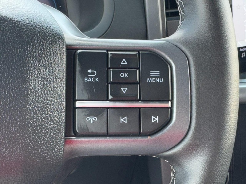 Ford F-150 Vehicle Full-screen Gallery Image 17