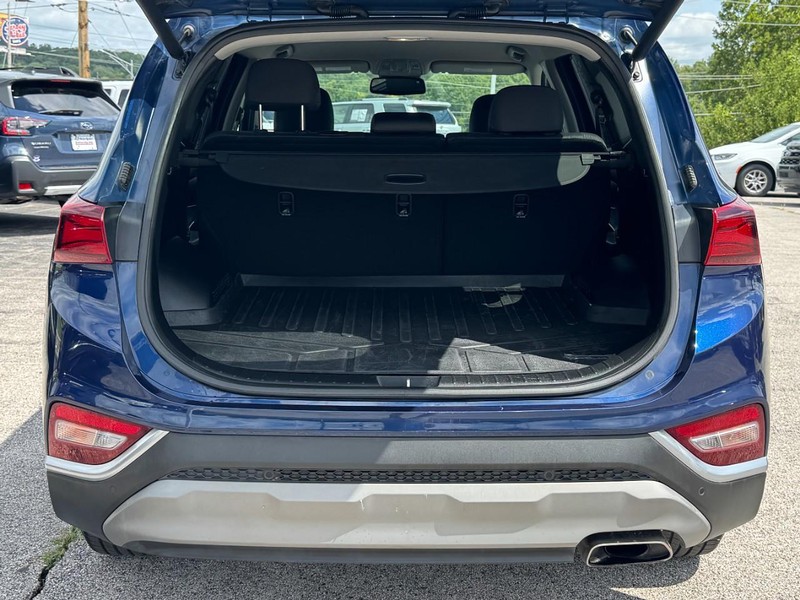 Hyundai Santa Fe Vehicle Full-screen Gallery Image 05