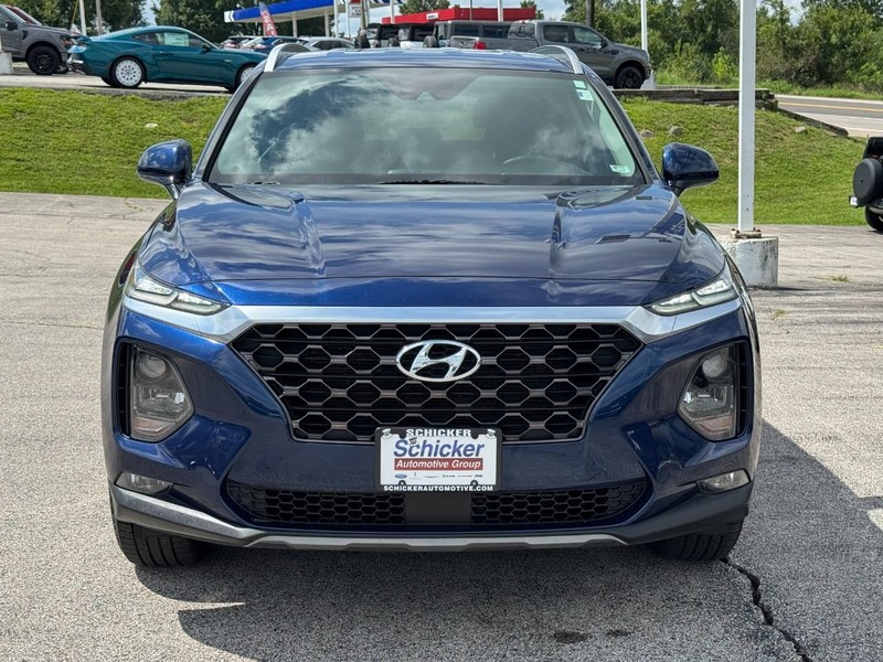 Hyundai Santa Fe Vehicle Full-screen Gallery Image 09