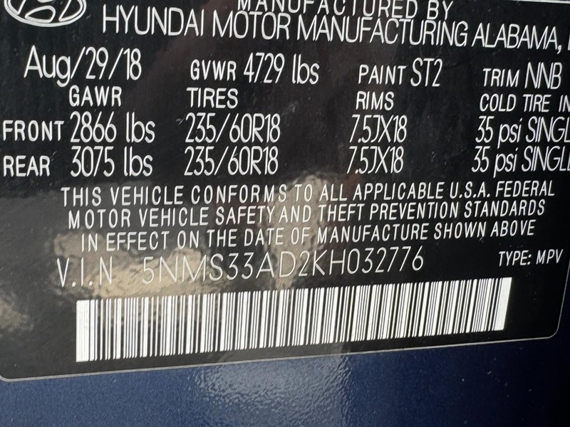 Hyundai Santa Fe Vehicle Full-screen Gallery Image 23