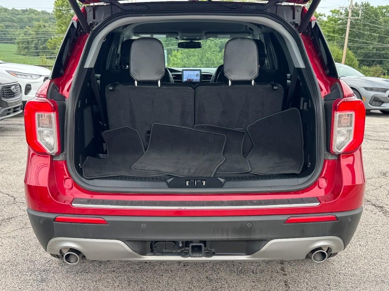 Ford Explorer Vehicle Full-screen Gallery Image 05