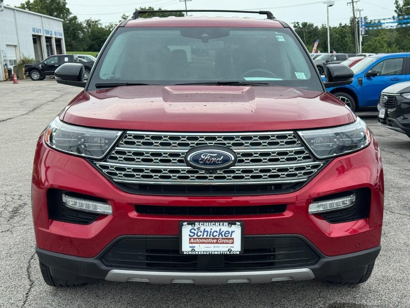 Ford Explorer Vehicle Full-screen Gallery Image 09