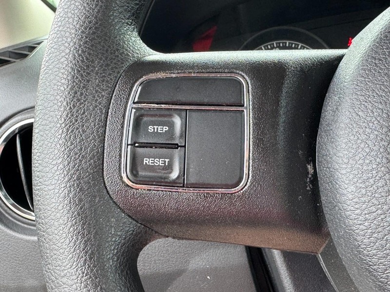Jeep Patriot Vehicle Full-screen Gallery Image 16