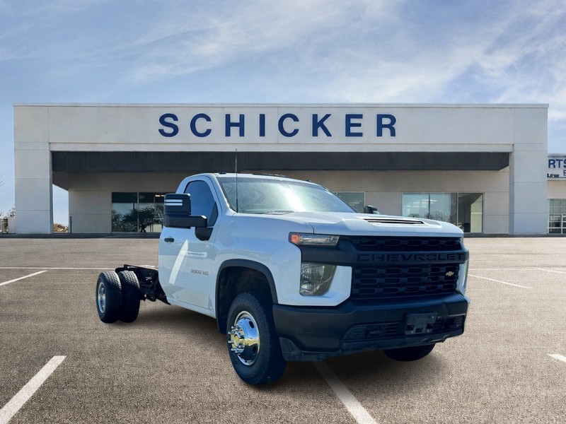 Chevrolet Silverado 3500HD CC Vehicle Full-screen Gallery Image 01