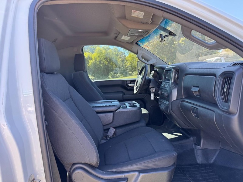 Chevrolet Silverado 3500HD CC Vehicle Full-screen Gallery Image 10