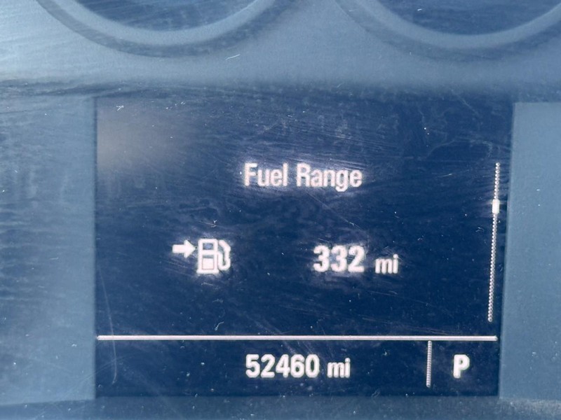 Chevrolet Silverado 3500HD CC Vehicle Full-screen Gallery Image 16